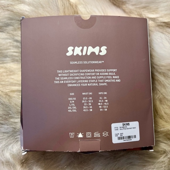 ✨NEW SKIMS HIGH WAISTED BRIEF - SIZE S - ONYX COLOR✨ - Picture 3 of 11